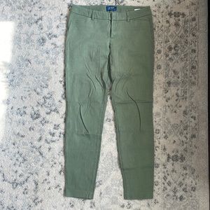 Olive green Old Navy mid-rise pixie size 8
